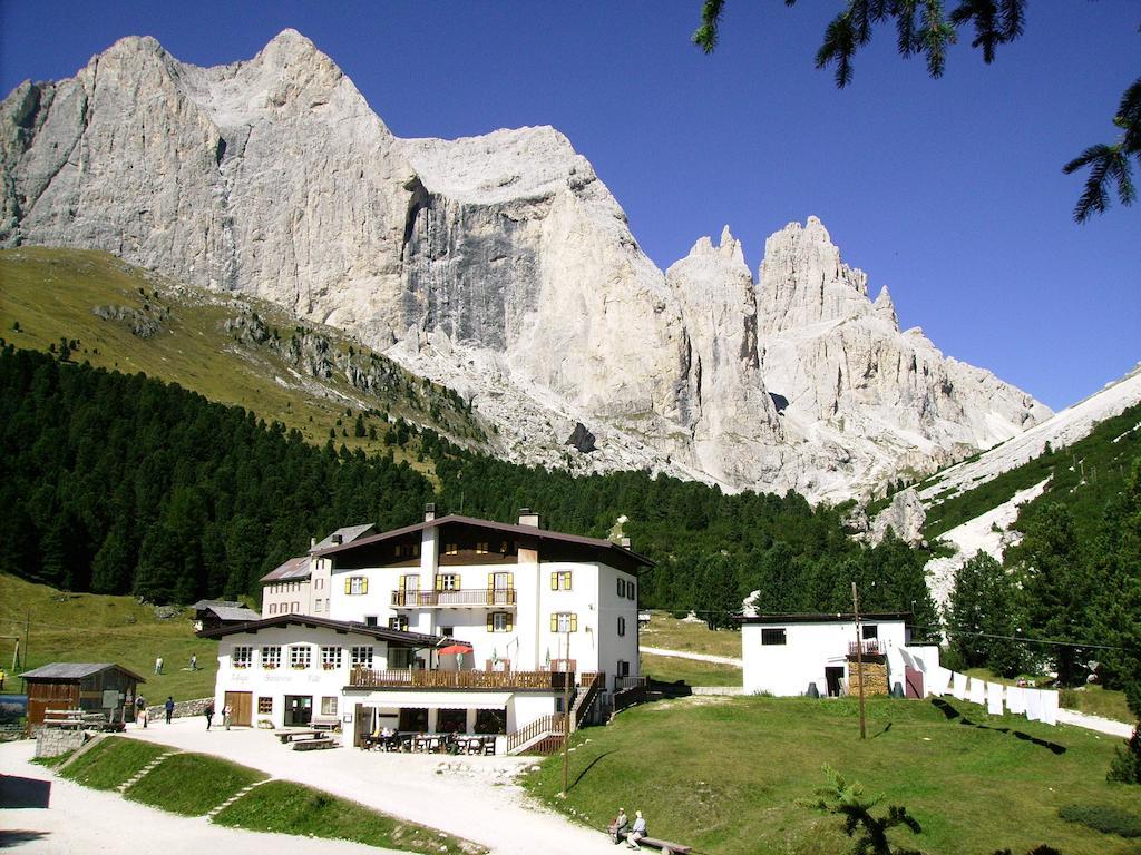Отель Rifugio Gardeccia Hutte Поцца-ди-Фасса Экстерьер фото